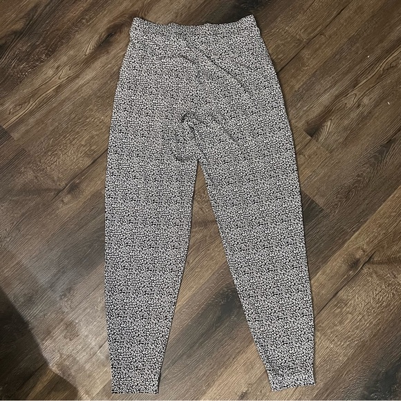 Express Print Pants - Picture 3 of 3